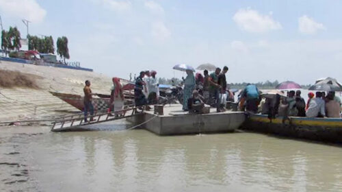 অর্থনীতির গতি ফেরাতে আশায় বুক বাঁধছে দুই পাড়ের মানুষ