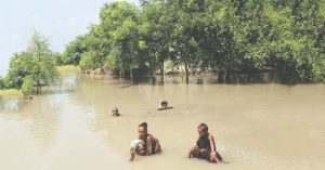 পাকিস্তানে বন্যাঃ পরিস্থিতির ভয়াবহতায় পাঞ্জাবের ২ লাখ বাসিন্দাকে সরিয়ে নেওয়া হয়েছে