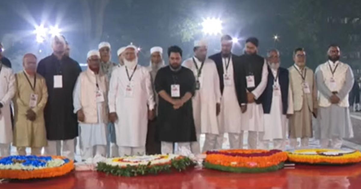 প্রথমবারের মতো শহীদ মিনারে ফুল দিলেন জামায়াত আমির