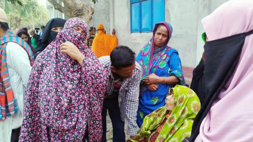 পূর্বশত্রুতার জেরে নড়াইলে বাবা-ছেলেসহ চারজনকে কুপিয়ে হত্যা, ৭-৮টি ঘরে অগ্নিসংযোগ
