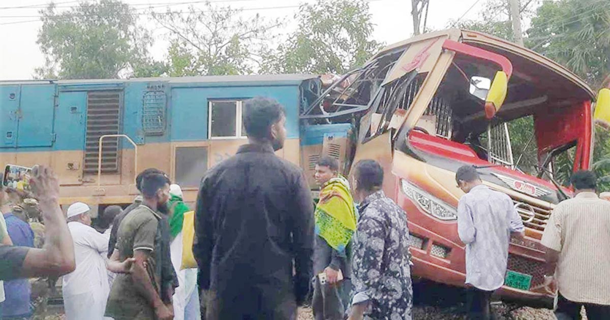 ঈদযাত্রায় ৩৭৭ দুর্ঘটনা, প্রাণহানি ৩৯৪