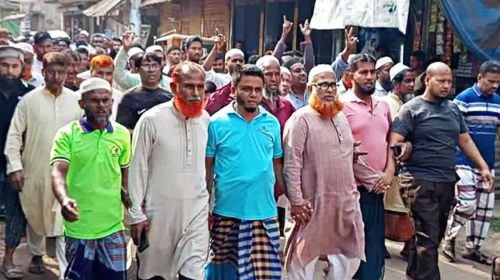 ইউপি চেয়ারম্যানকে বের করে কার্যালয়ে তালা দিল ছাত্রদল