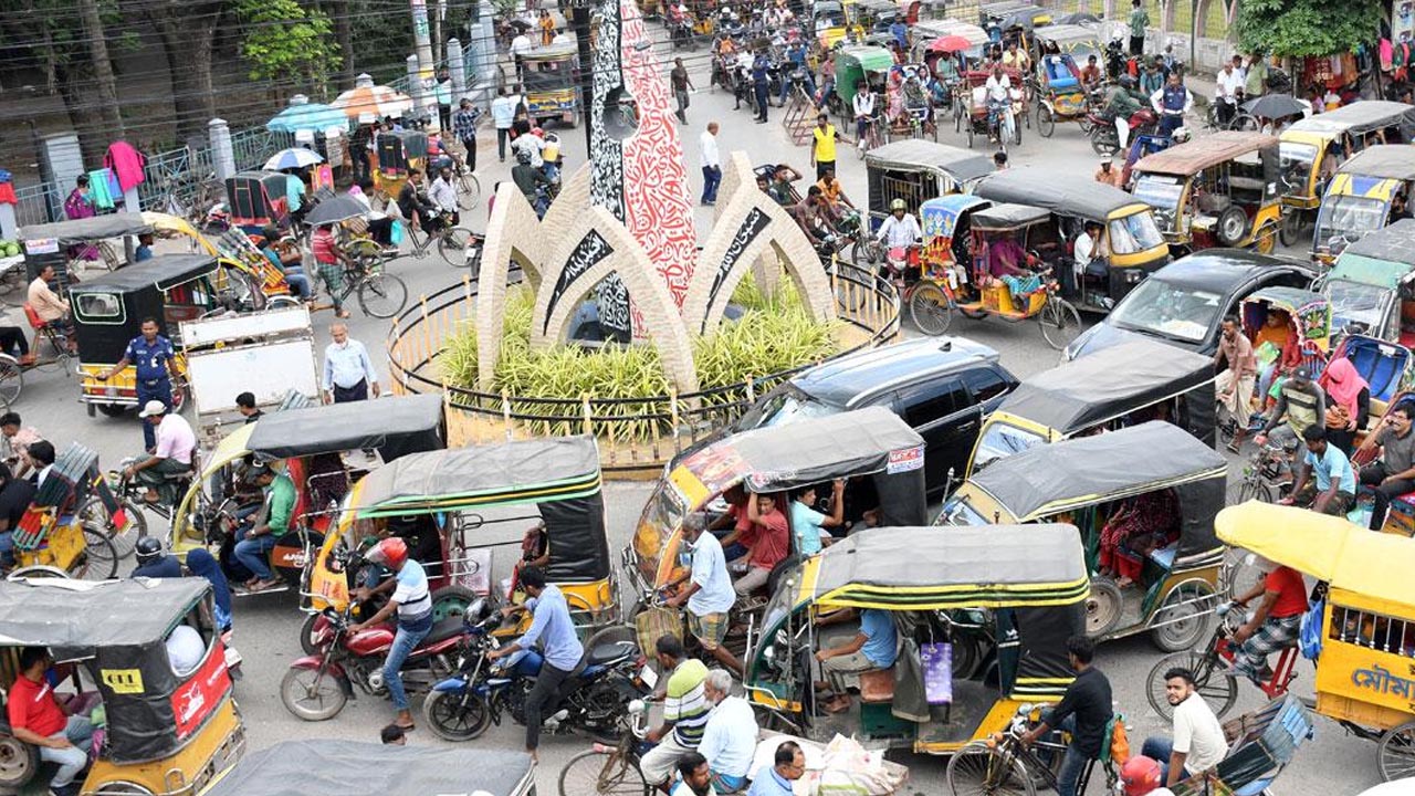 যশোরে লাইসেন্স ছাড়া চলবে না ভ্যান-রিকশা
