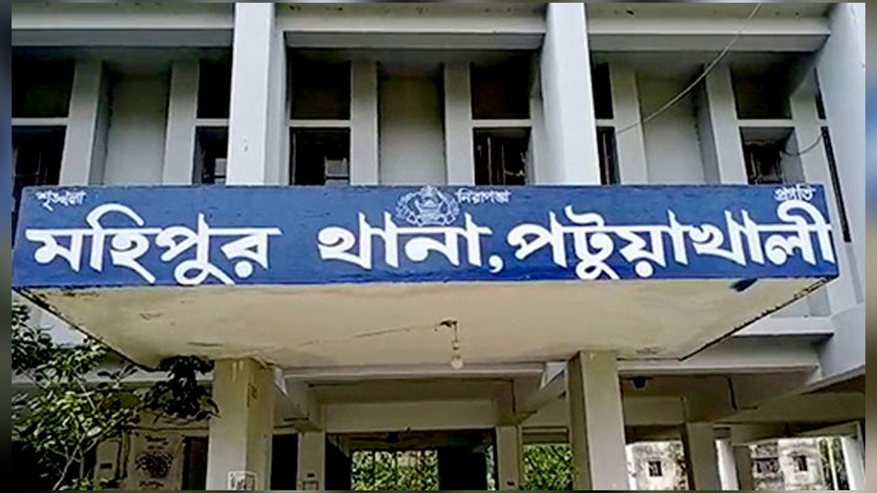ঘুমন্ত স্বামী ও সতিনকে কুপিয়ে জখম, প্রথম স্ত্রী গ্রেপ্তার