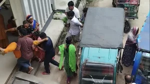 গাজীপুরে পোশাক কারখানায় পানি পান করে অসুস্থ ২ শতাধিক শ্রমিক