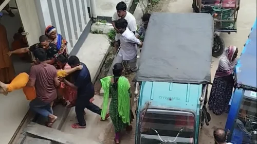 গাজীপুরে পোশাক কারখানায় পানি পান করে অসুস্থ ২ শতাধিক শ্রমিক
