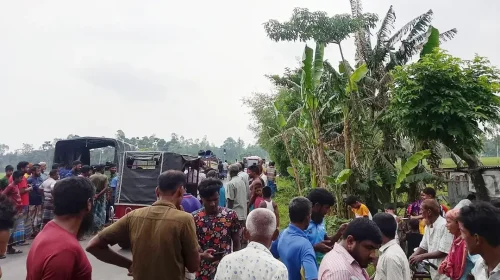 রাজারহাটে পিকআপের সঙ্গে মোটরসাইকেলের সংঘর্ষ, বাবা-ছেলে নিহত